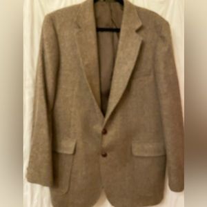 Wool tweed blazer in brown herringbone by Haggar. 42R, 1X womens.